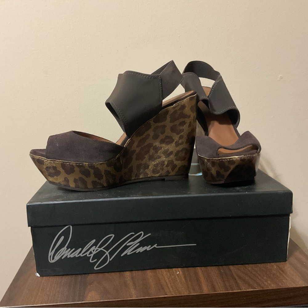 Donald Pliner  wedge